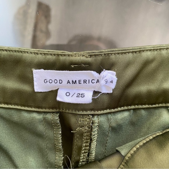 GOOD AMERICAN GREEN SATIN CARGO PANTS - Picture 13 of 14